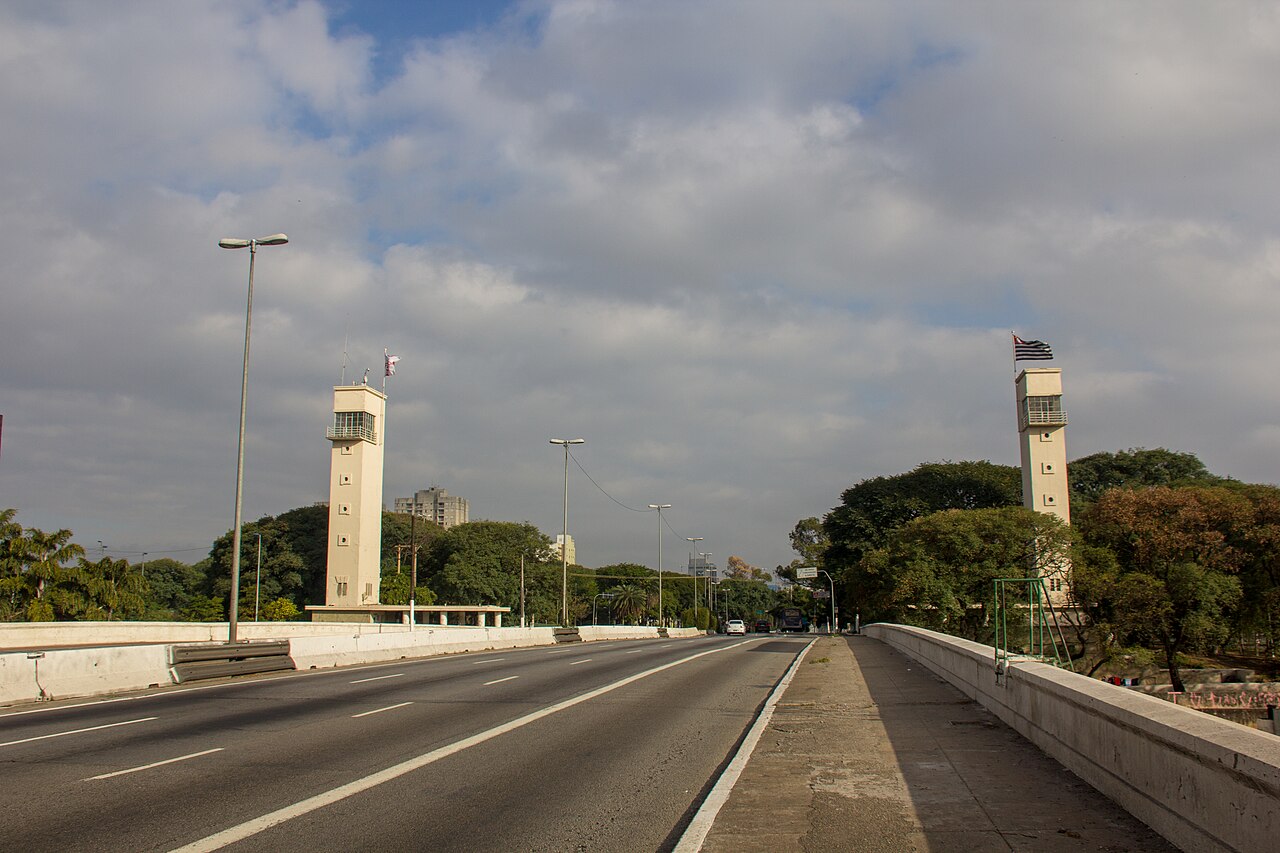 Ponte das Bandeiras nos dias de hoje